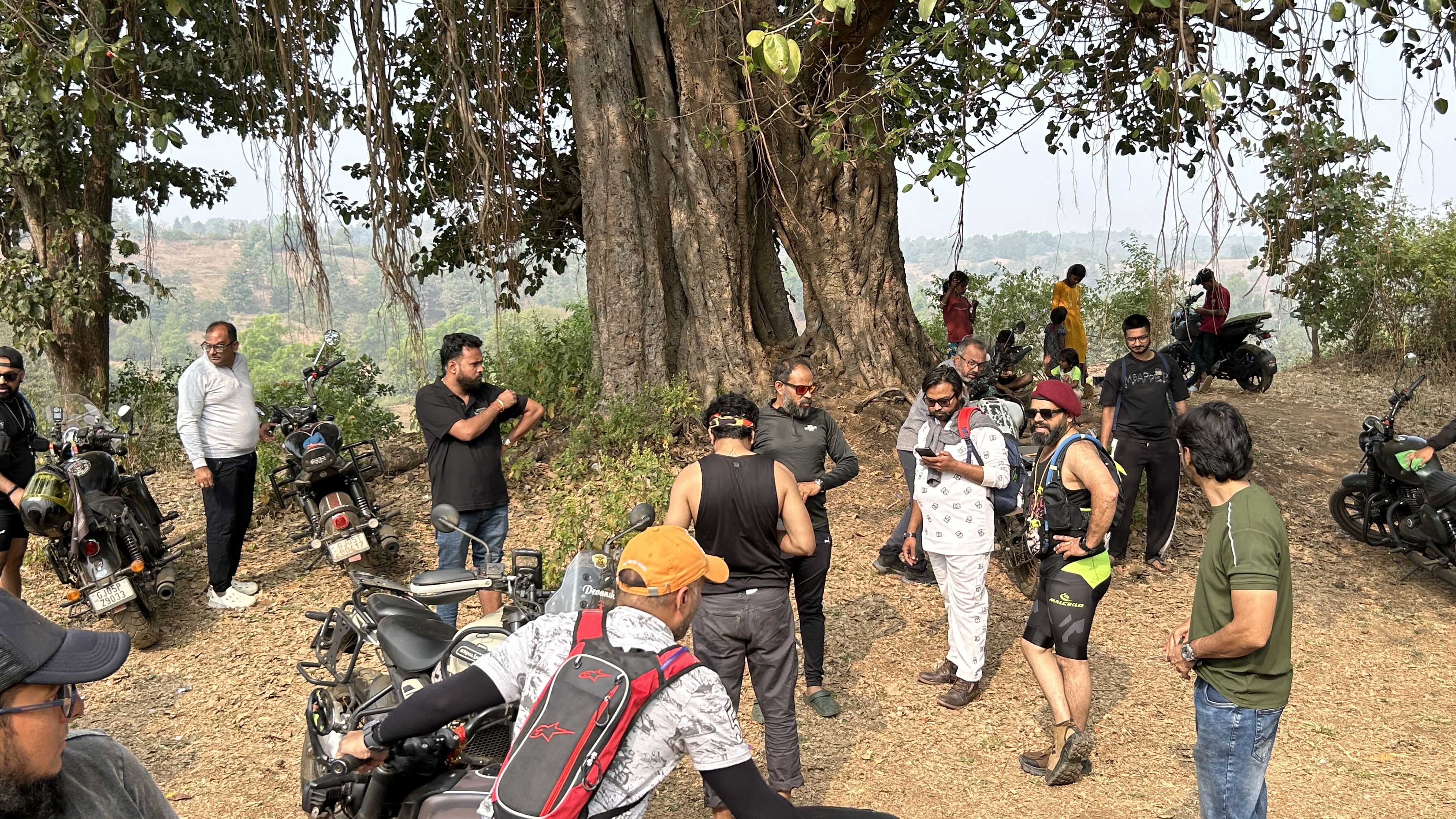 CAMPING NIGHT ON LAKE SIDE